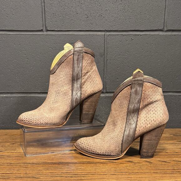 Naughty Monkey Distressed Brown Leather Western Ankle Boots Booties Women’s 9 - Picture 1 of 8